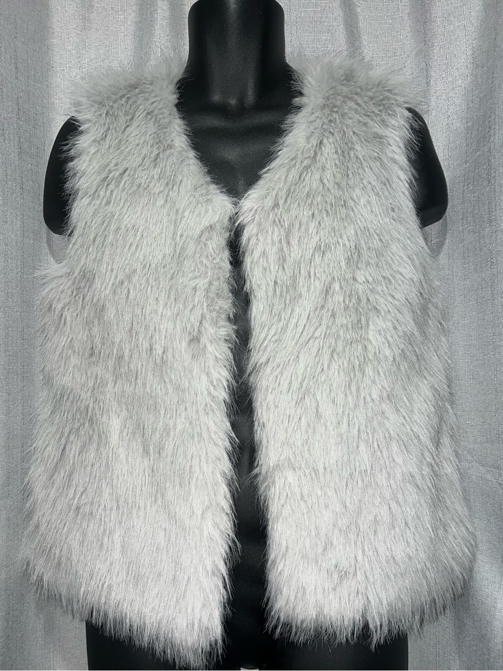 Izuria Gray Faux Fur Vest